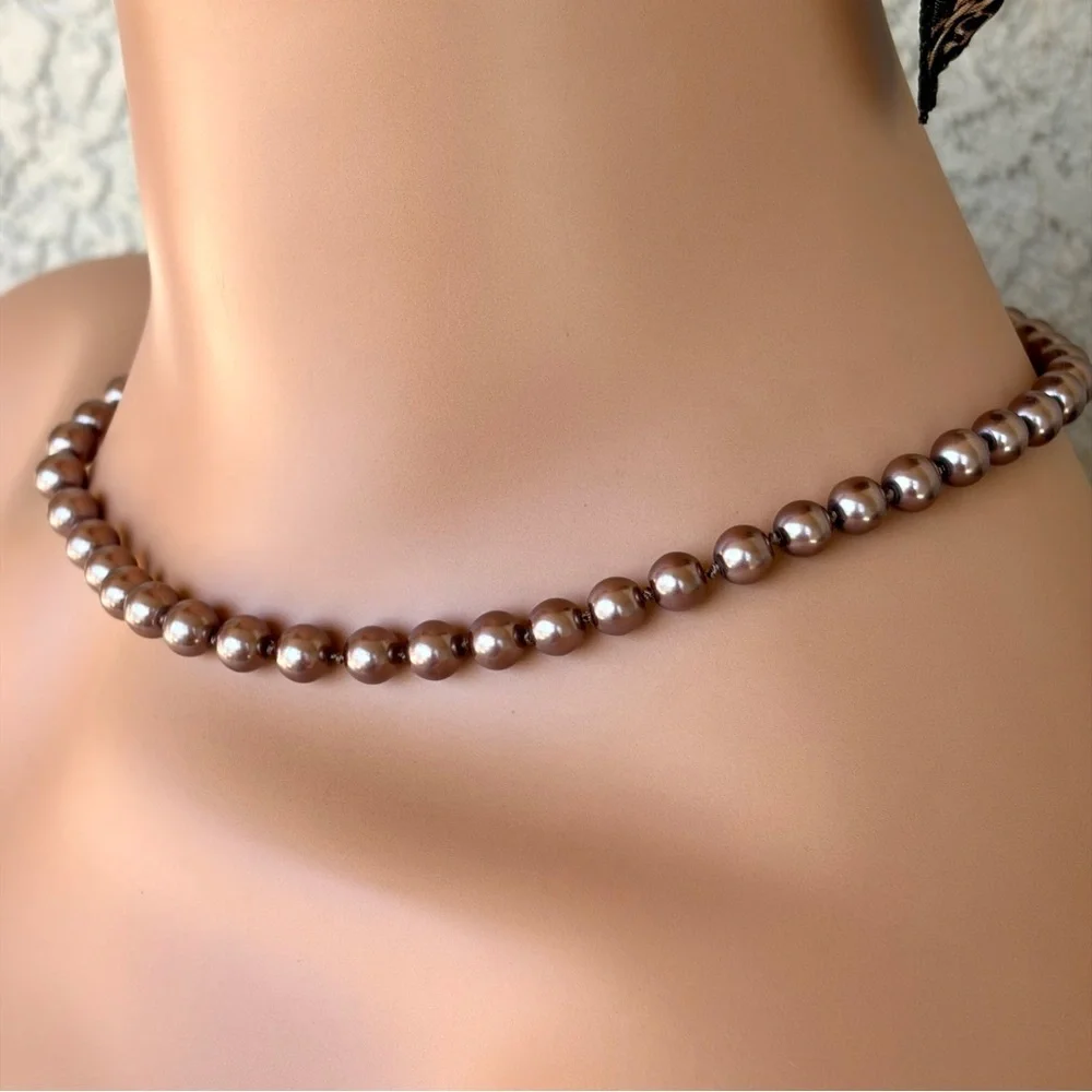 Luminous Chocolate Glass Pearl Necklace .